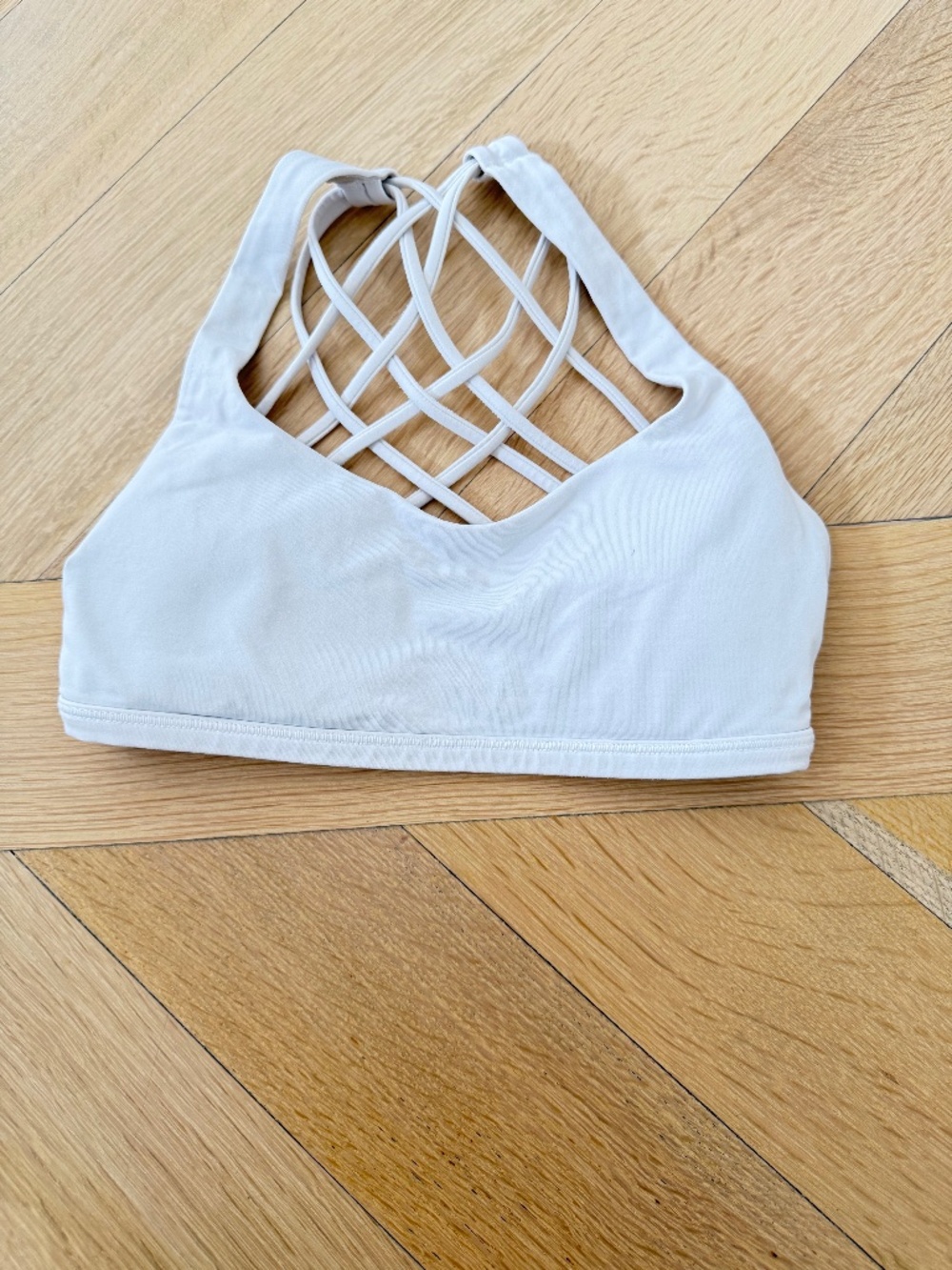 lululemon white free to be wild sports bra size 2